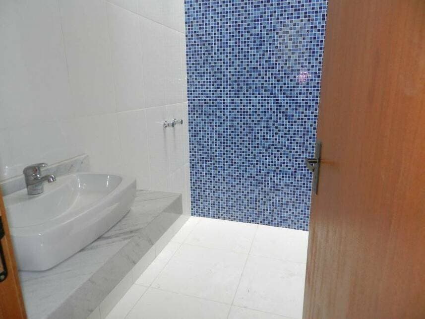 Foto 9 de 16: Casa em leilão em Porto Alegre - RS — Casa à venda em leilão