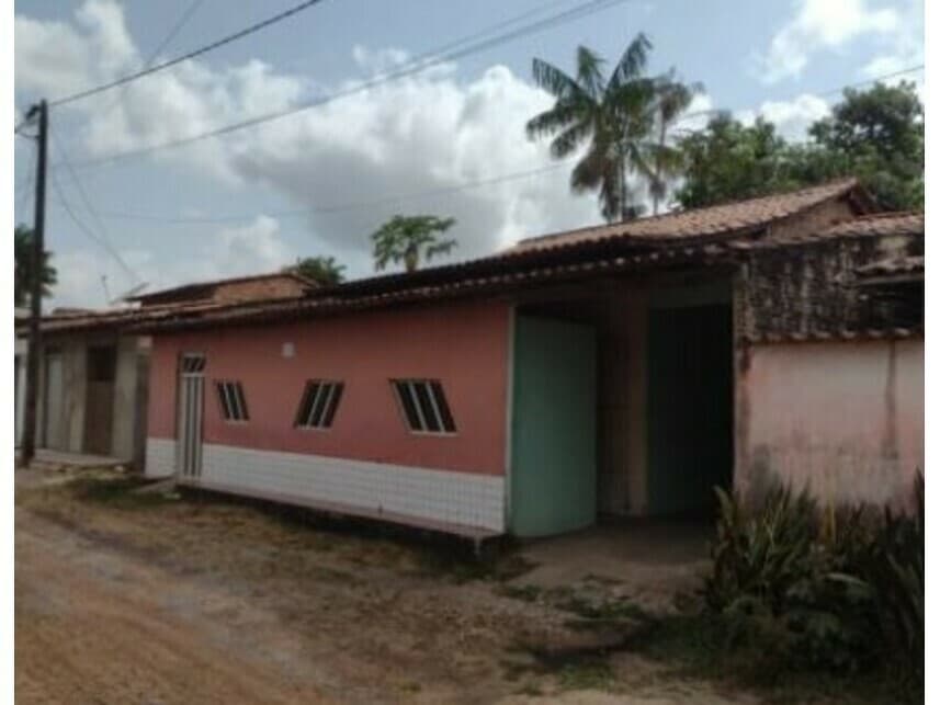 Casa em leilão em Apicum-açu - MA — Casa à venda em leilão