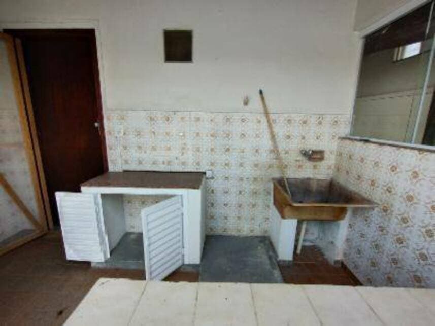 Foto 9 de 13: Casa em leilão em Cruzeiro - SP — Casa à venda em leilão