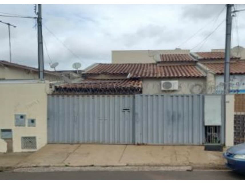 Casa em leilão em Uberaba - MG — Casa à venda em leilão
