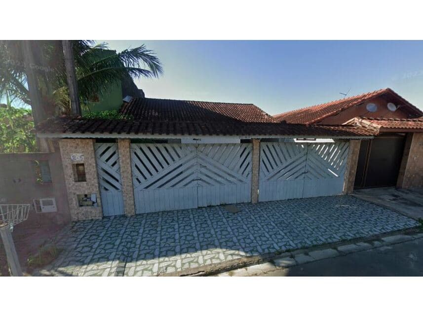 Casa em leilão em Itanhaém - SP — Casa à venda em leilão