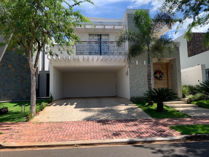 Foto 2 de 3: Casa em leilão em Uberaba - MG — Sobrado à venda em leilão