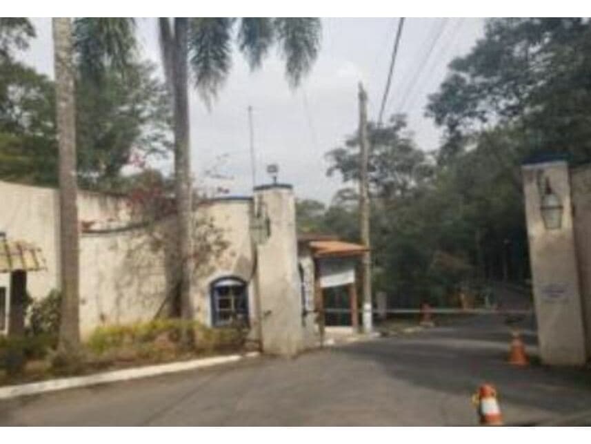 Casa em leilão em Cotia - SP — Casa à venda em leilão