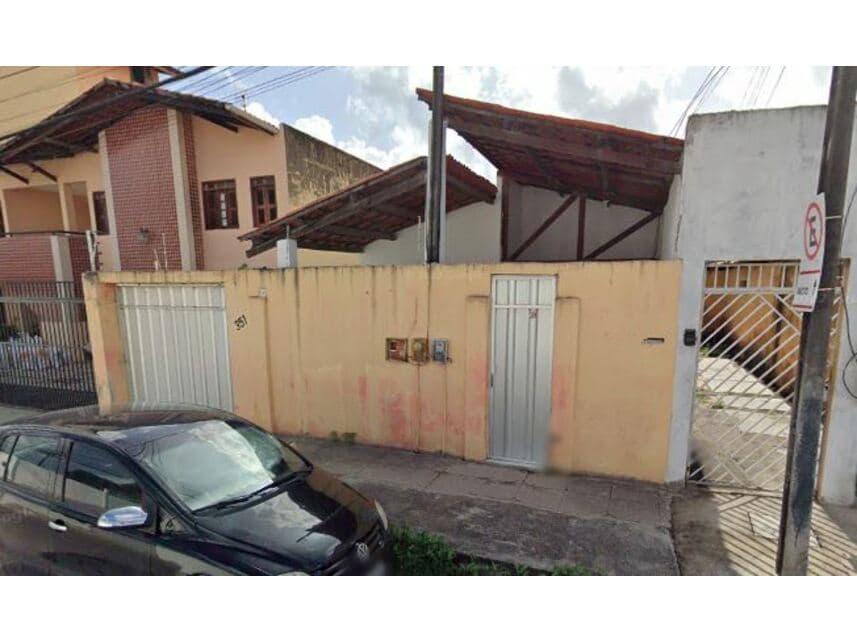 Casa em leilão em Fortaleza - CE — Casa à venda em leilão