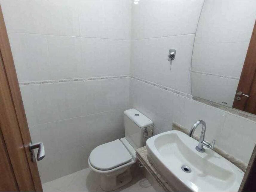 Foto 9 de 16: Casa em leilão em Araruama - RJ — Casa à venda em leilão