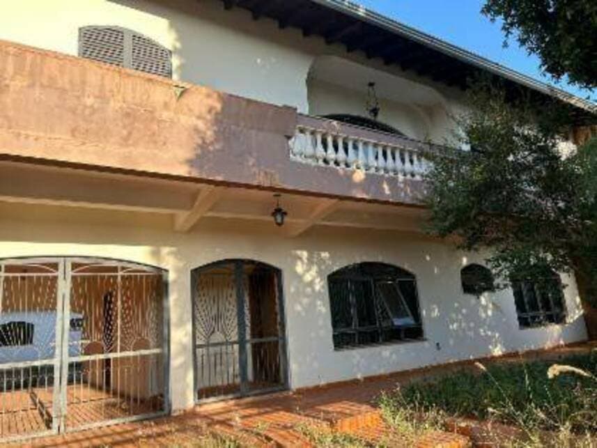 Foto 4 de 14: Casa em leilão em Londrina - PR — Casa à venda em leilão