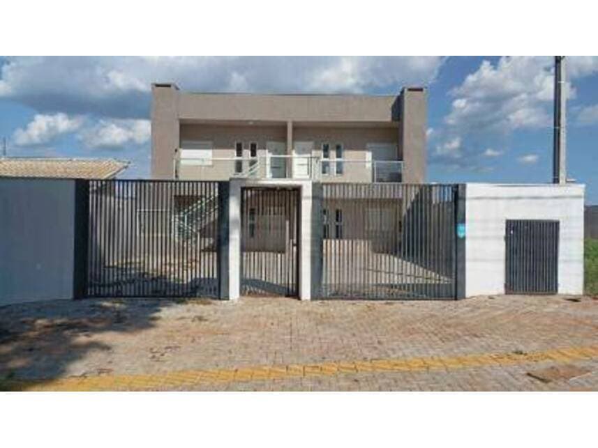 Foto 1 de 3: Casa em leilão em Foz Do Iguaçu - PR — Casa à venda em leilão