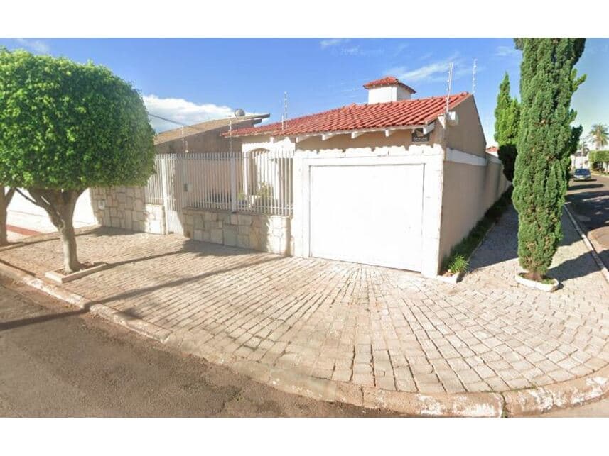 Casa em leilão em Campo Grande - MS — Casa à venda em leilão