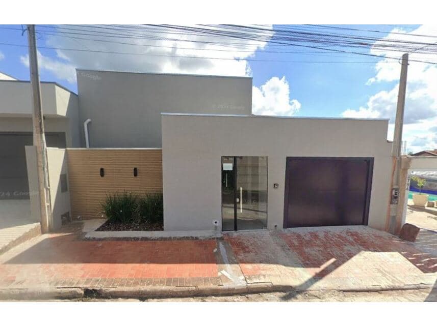 Casa em leilão em Fernandópolis - SP — Casa à venda em leilão