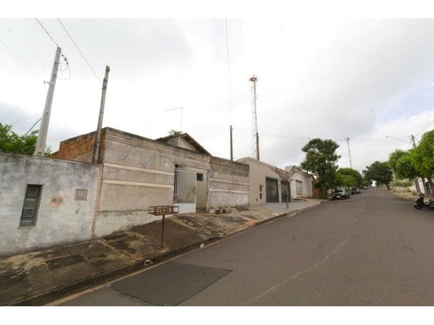 Foto 2 de 13: Casa em leilão em Araçatuba - SP — Casa à venda em leilão