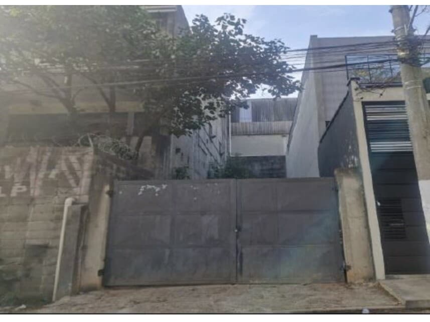 Terreno em leilão em Embu Das Artes - SP — Terreno à venda em leilão
