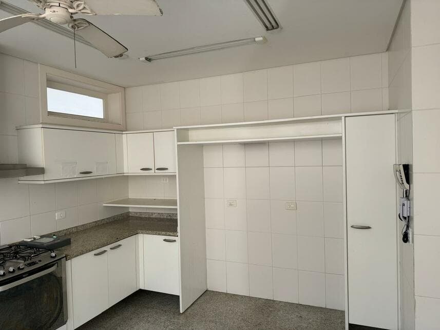 Foto 6 de 14: Casa em leilão em Guarujá - SP — Casa à venda em leilão