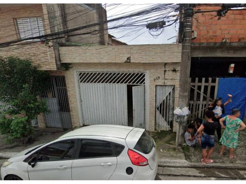 Casa em leilão em Suzano - SP — Casa à venda em leilão