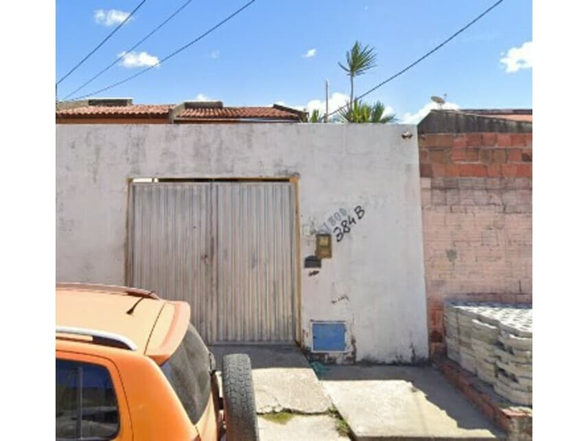 Casa em leilão em Maracanaú - CE — Casa à venda em leilão
