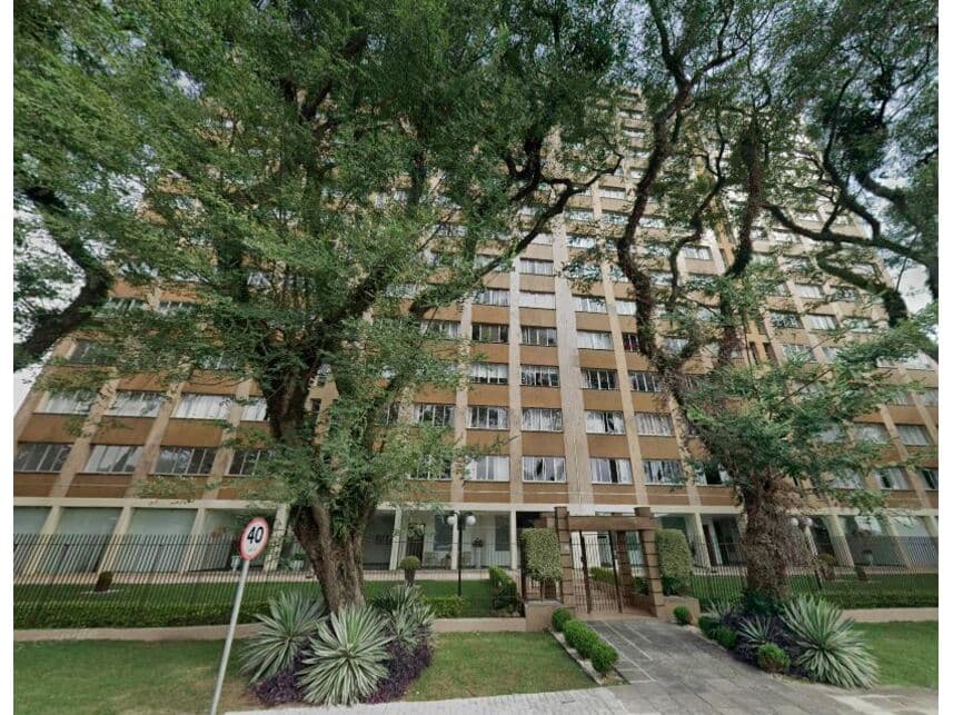 Apartamento em leilão em Curitiba - PR — Apartamento à venda em leilão