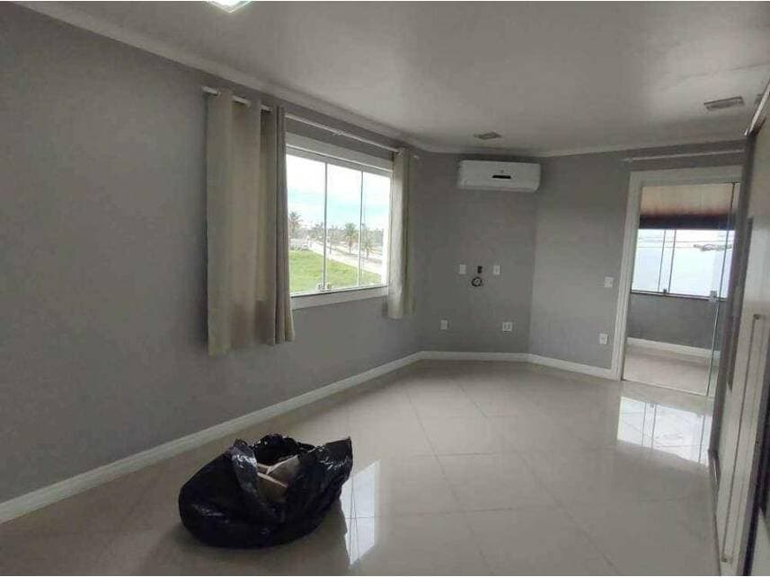 Foto 11 de 16: Casa em leilão em Araruama - RJ — Casa à venda em leilão
