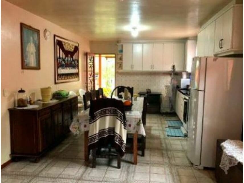 Foto 3 de 16: Casa em leilão em Curitiba - PR — Casa à venda em leilão