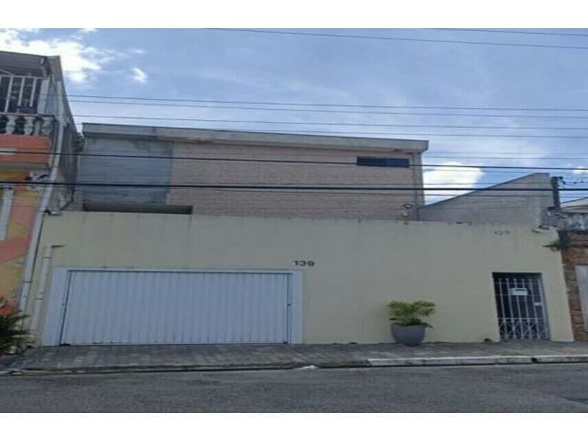 Casa em leilão em São Paulo - SP — Casa à venda em leilão