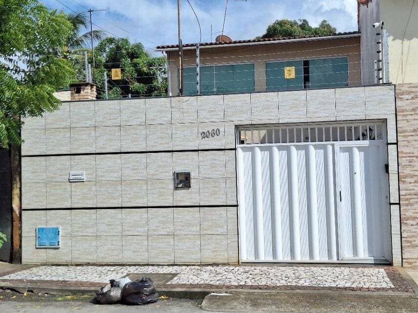 Foto 1 de 41: Casa em leilão em Fortaleza - CE — Casa à venda em leilão