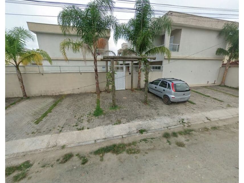 Casa em leilão em Caraguatatuba - SP — Casa à venda em leilão