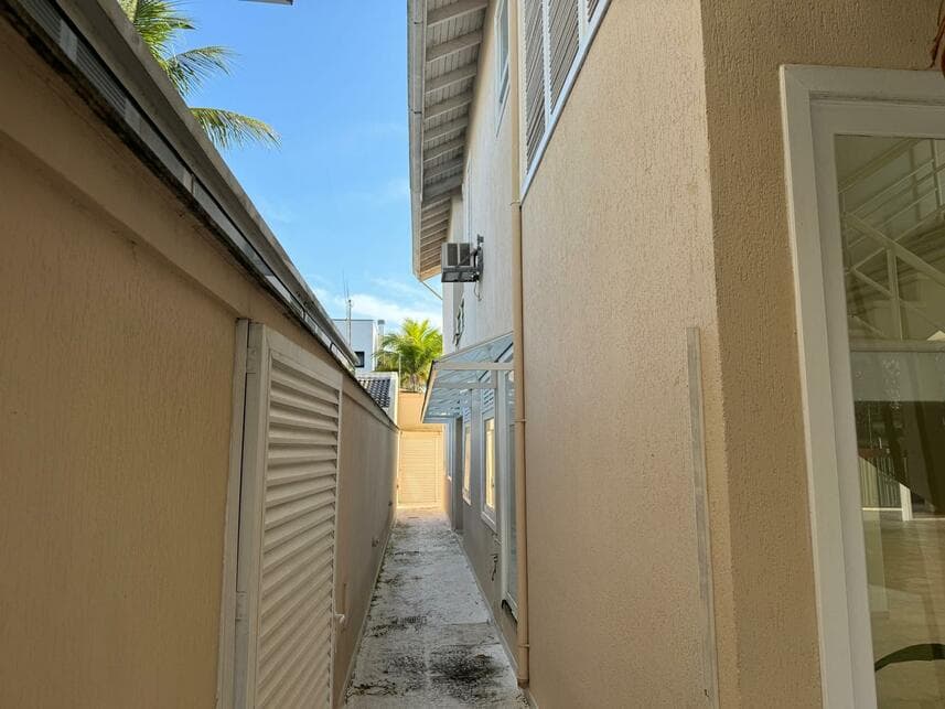 Foto 8 de 14: Casa em leilão em Guarujá - SP — Casa à venda em leilão