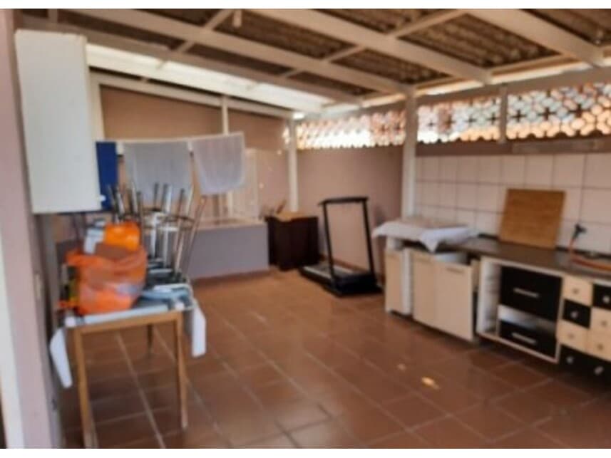 Foto 2 de 11: Casa em leilão em Curitiba - PR — Casa à venda em leilão