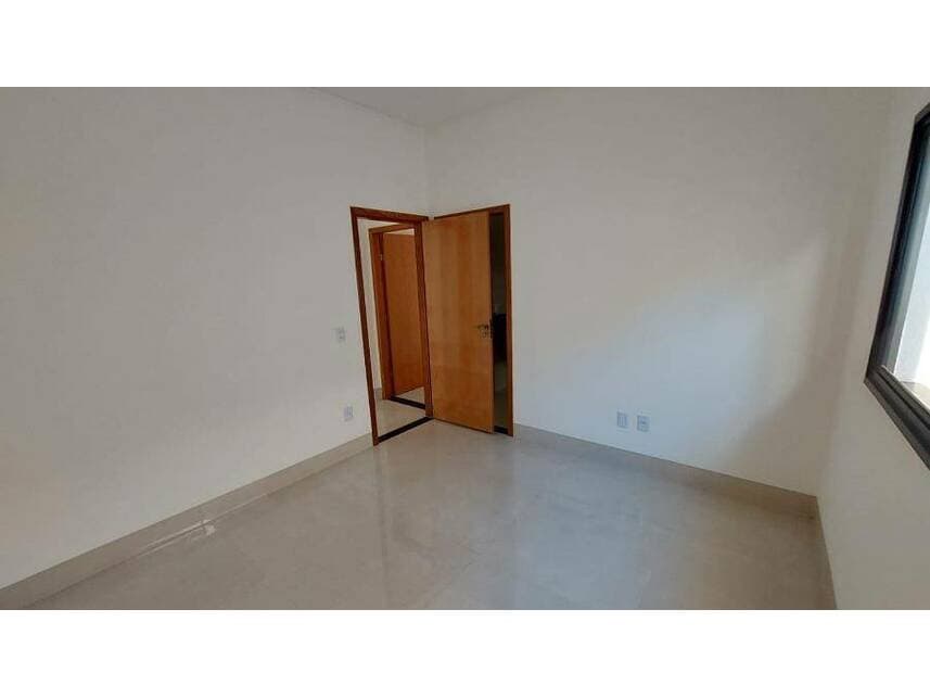 Foto 8 de 15: Casa em leilão em Trindade - GO — Casa à venda em leilão