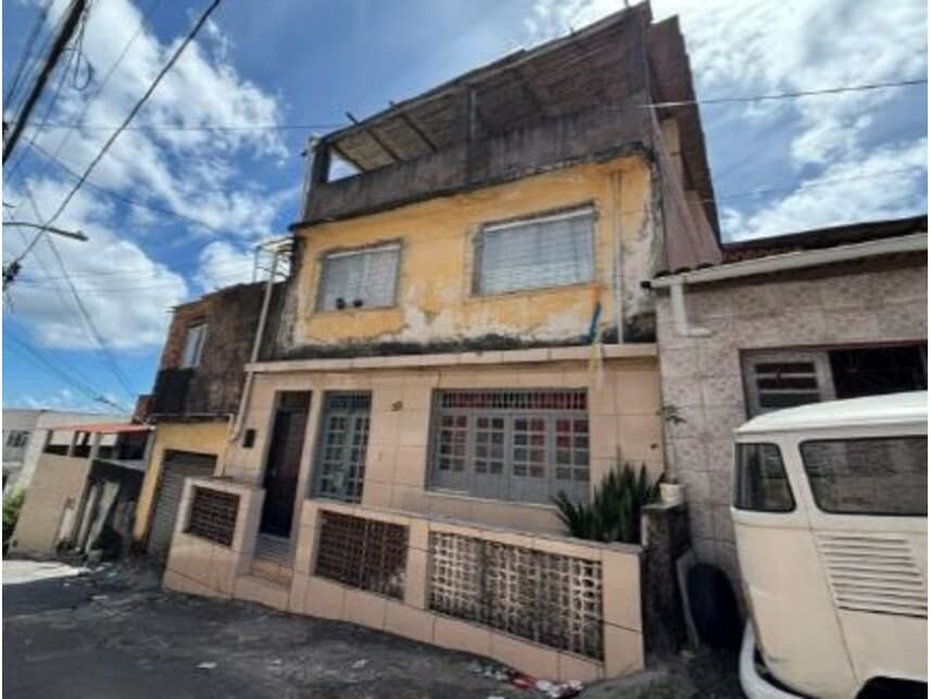 Casa em leilão em Salvador - BA — Casa à venda em leilão