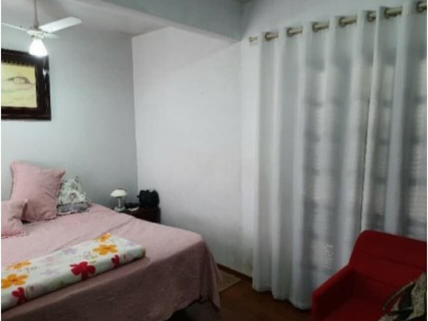 Foto 4 de 11: Casa em leilão em Curitiba - PR — Casa à venda em leilão