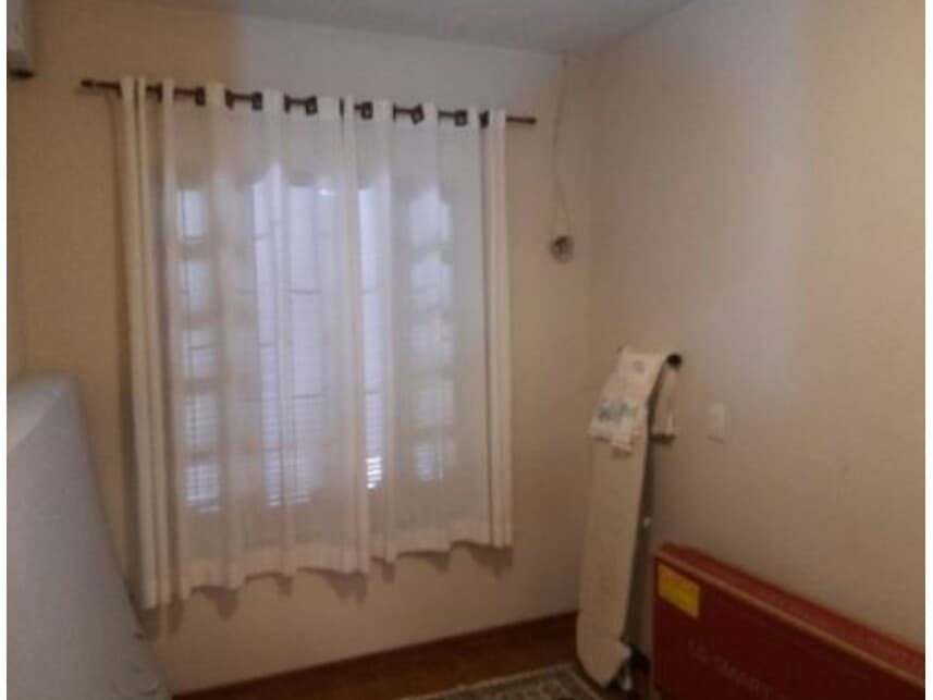 Foto 5 de 11: Casa em leilão em Curitiba - PR — Casa à venda em leilão