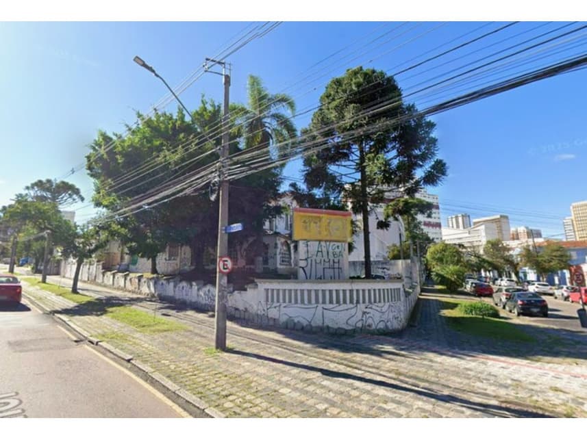 Foto 3 de 3: Casa em leilão em Curitiba - PR — Casa à venda em leilão