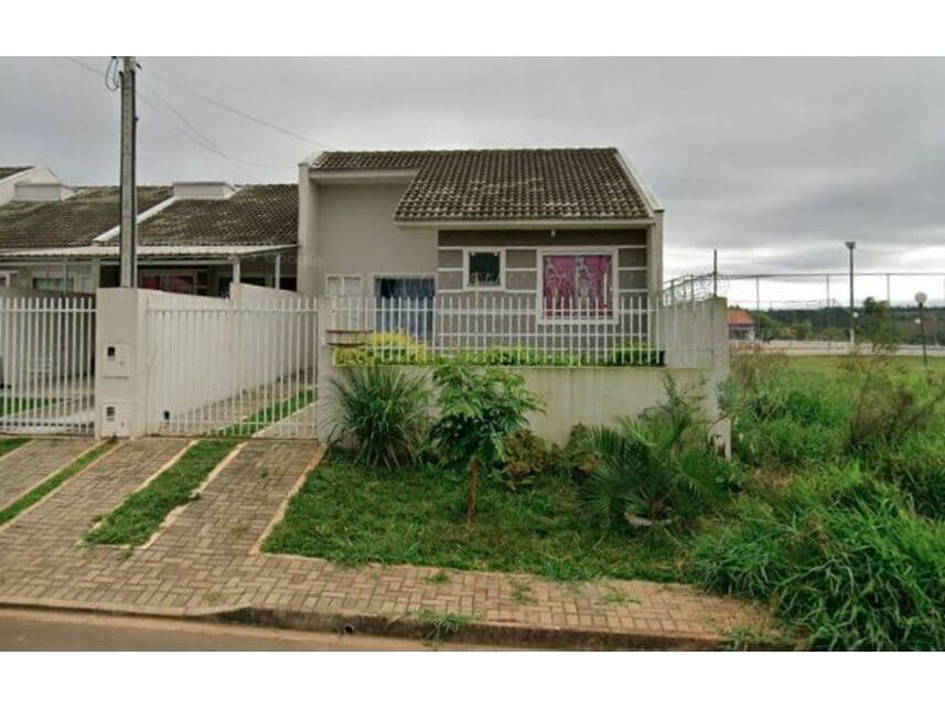 Casa em leilão em Ponta Grossa - PR — Casa à venda em leilão