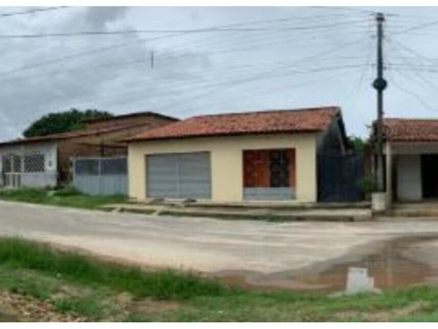 Casa em leilão em Apicum-açu - MA — Casa à venda em leilão