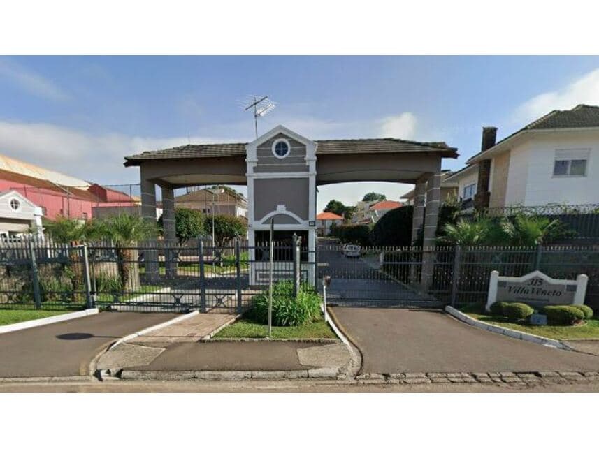Foto 1 de 22: Casa em leilão em Curitiba - PR — Casa à venda em leilão