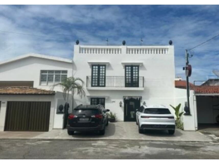 Casa em leilão em Aracaju - SE — Casa à venda em leilão