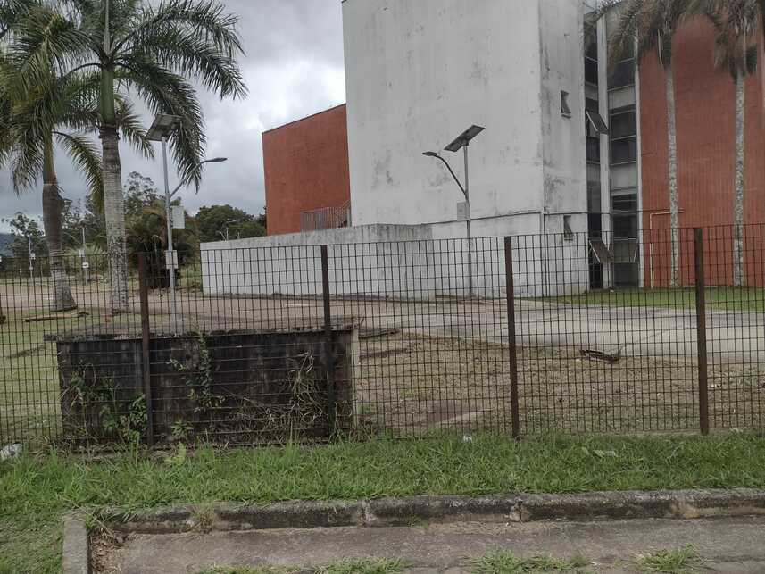 Foto 3 de 13: Terreno em leilão em Mogi Das Cruzes - SP — Terreno c/benfeitorias à venda em leilão
