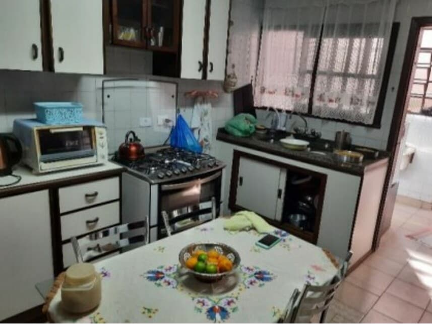 Foto 10 de 11: Casa em leilão em Curitiba - PR — Casa à venda em leilão
