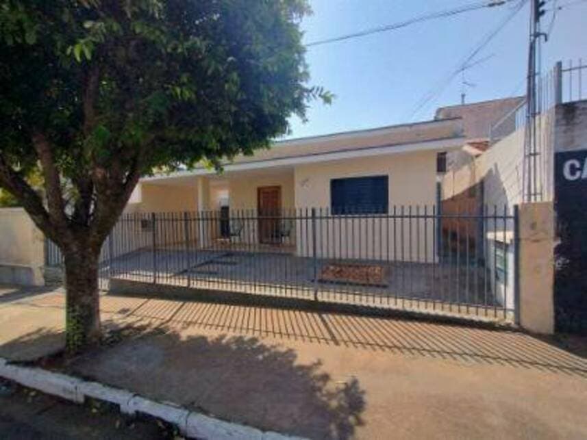 Casa em leilão em Tanabi - SP — Casa à venda em leilão