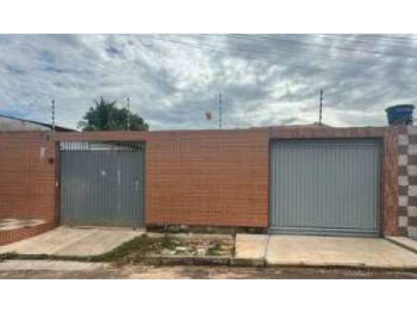 Casa em leilão em Buriticupu - MA — Casa à venda em leilão