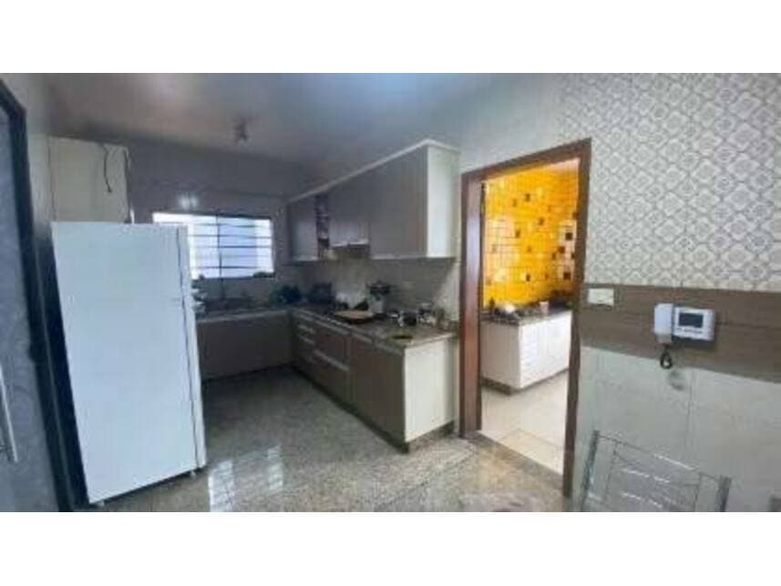 Foto 8 de 24: Casa em leilão em Cascavel - PR — Casa à venda em leilão