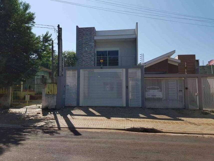 Foto 1 de 16: Casa em leilão em Foz Do Iguaçu - PR — Casa à venda em leilão