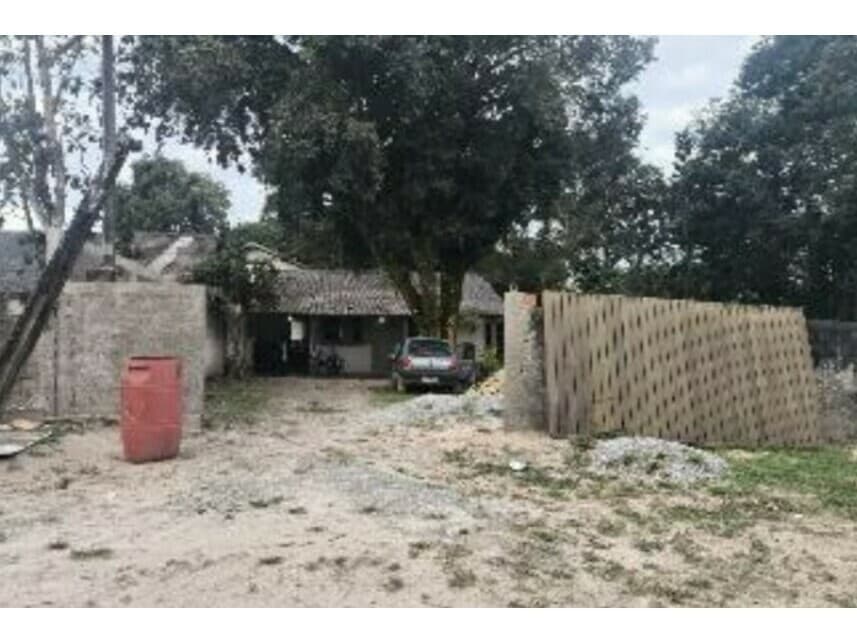 Casa em leilão em Pontal Do Paraná - PR — Casa à venda em leilão