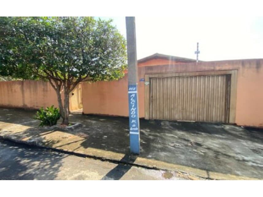 Casa em leilão em Nova Londrina - PR — Casa à venda em leilão