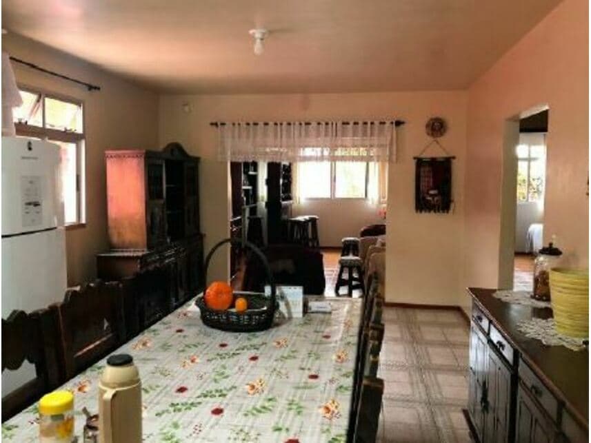 Foto 2 de 16: Casa em leilão em Curitiba - PR — Casa à venda em leilão