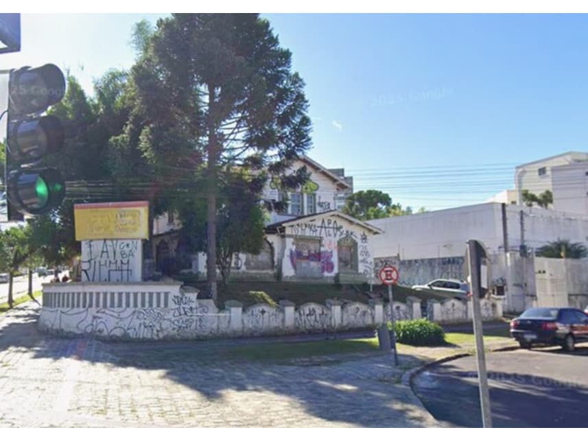Foto 2 de 3: Casa em leilão em Curitiba - PR — Casa à venda em leilão