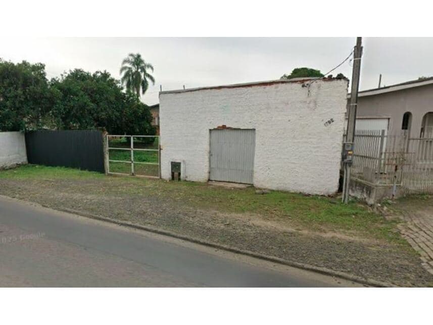 Terreno em leilão em Criciúma - SC — Terreno c/benfeitorias à venda em leilão