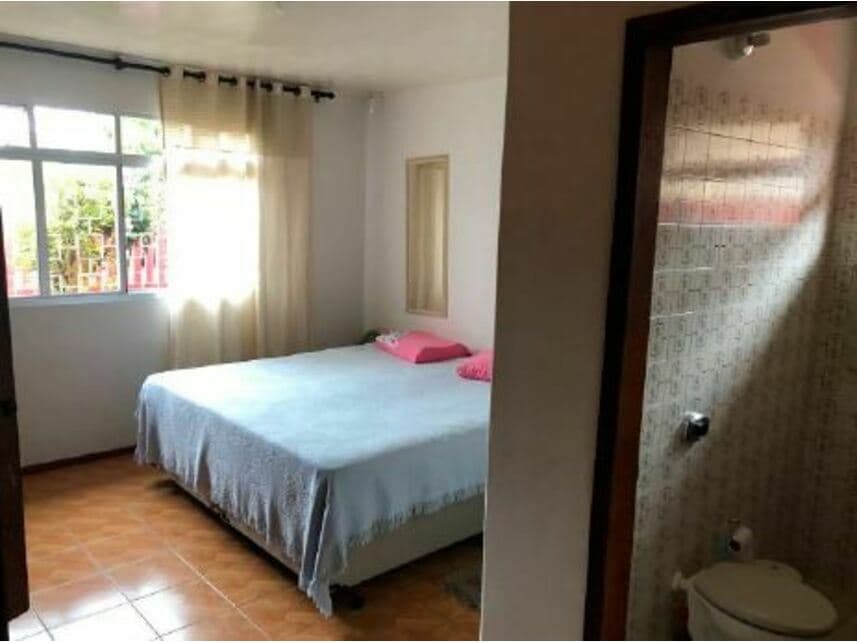 Foto 8 de 16: Casa em leilão em Curitiba - PR — Casa à venda em leilão