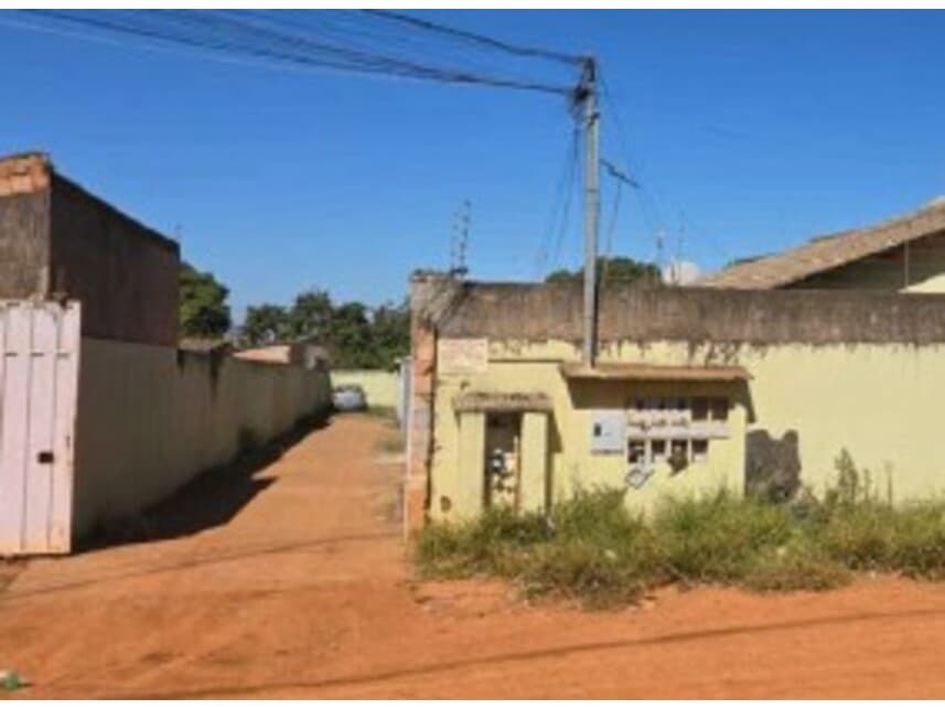 Casa em leilão em Cidade Ocidental - GO — Casa à venda em leilão