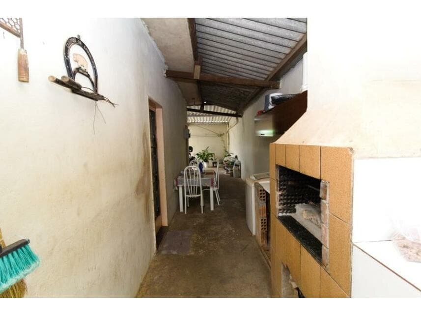 Foto 5 de 13: Casa em leilão em Araçatuba - SP — Casa à venda em leilão