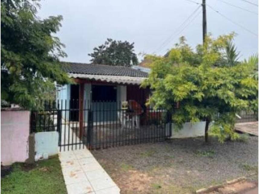 Casa em leilão em Realeza - PR — Casa à venda em leilão